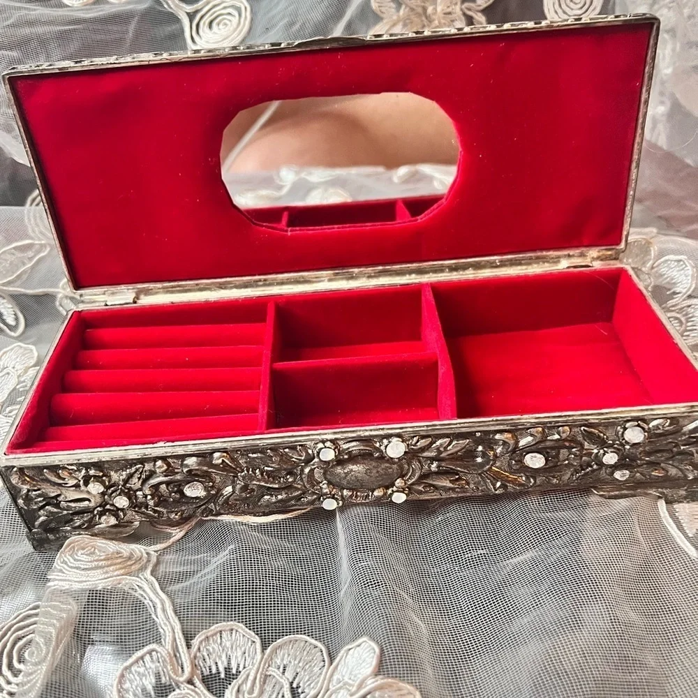 Silver Lisa Carrier Designs Jewelry Organizer